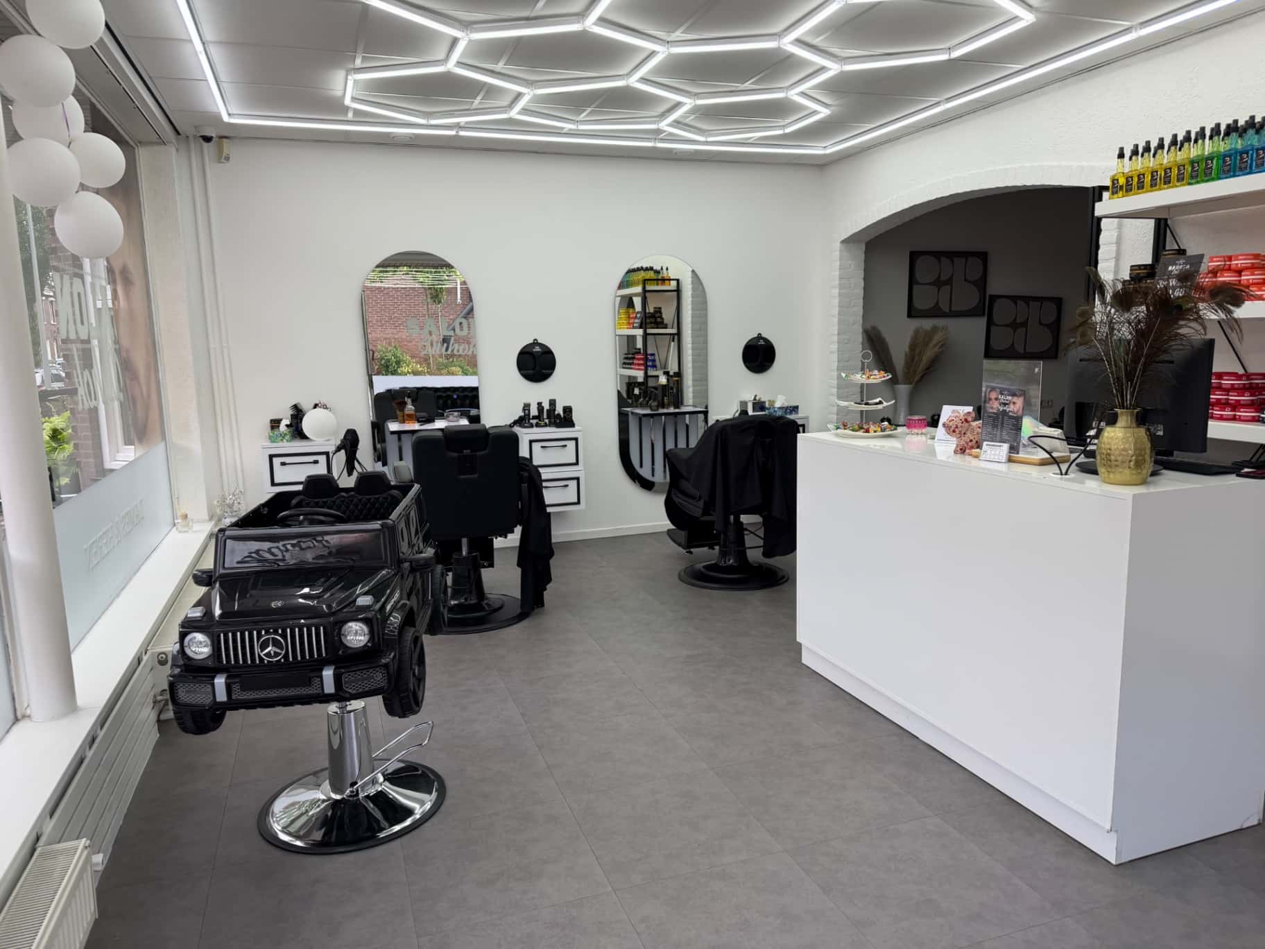 Barbershop/ Salon zaak ter overname in Roermond