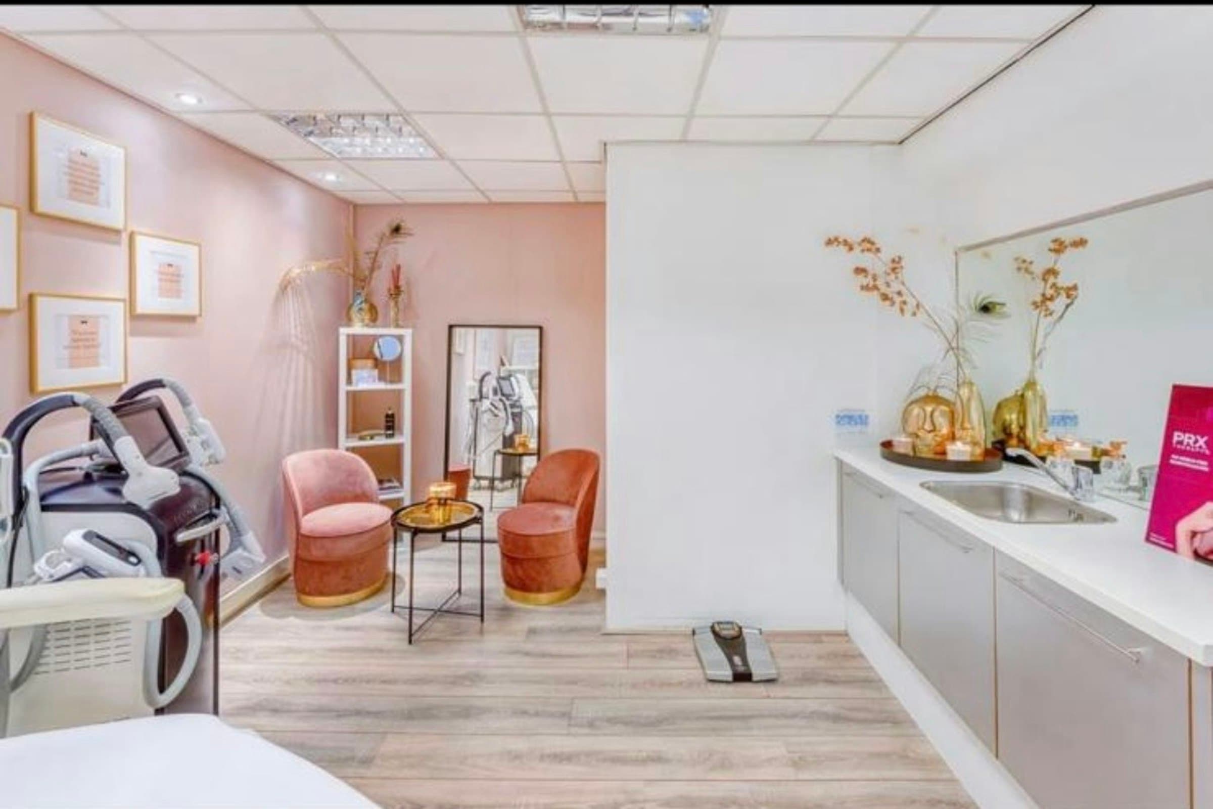 Instapklare Beautykliniek 't Gooi met Actieve Klanten in Laren